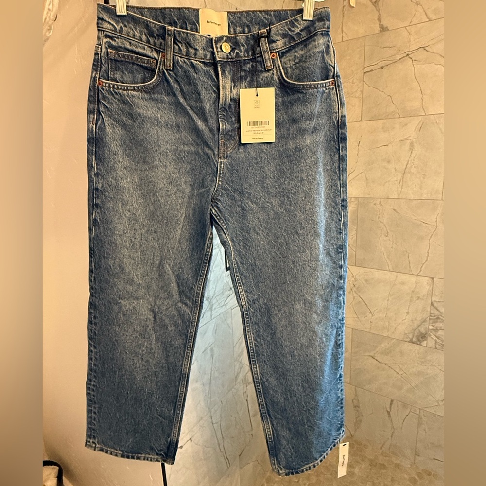 Arleth Mid Rise Straight Leg Cropped Jeans NWT - Picture 2 of 4